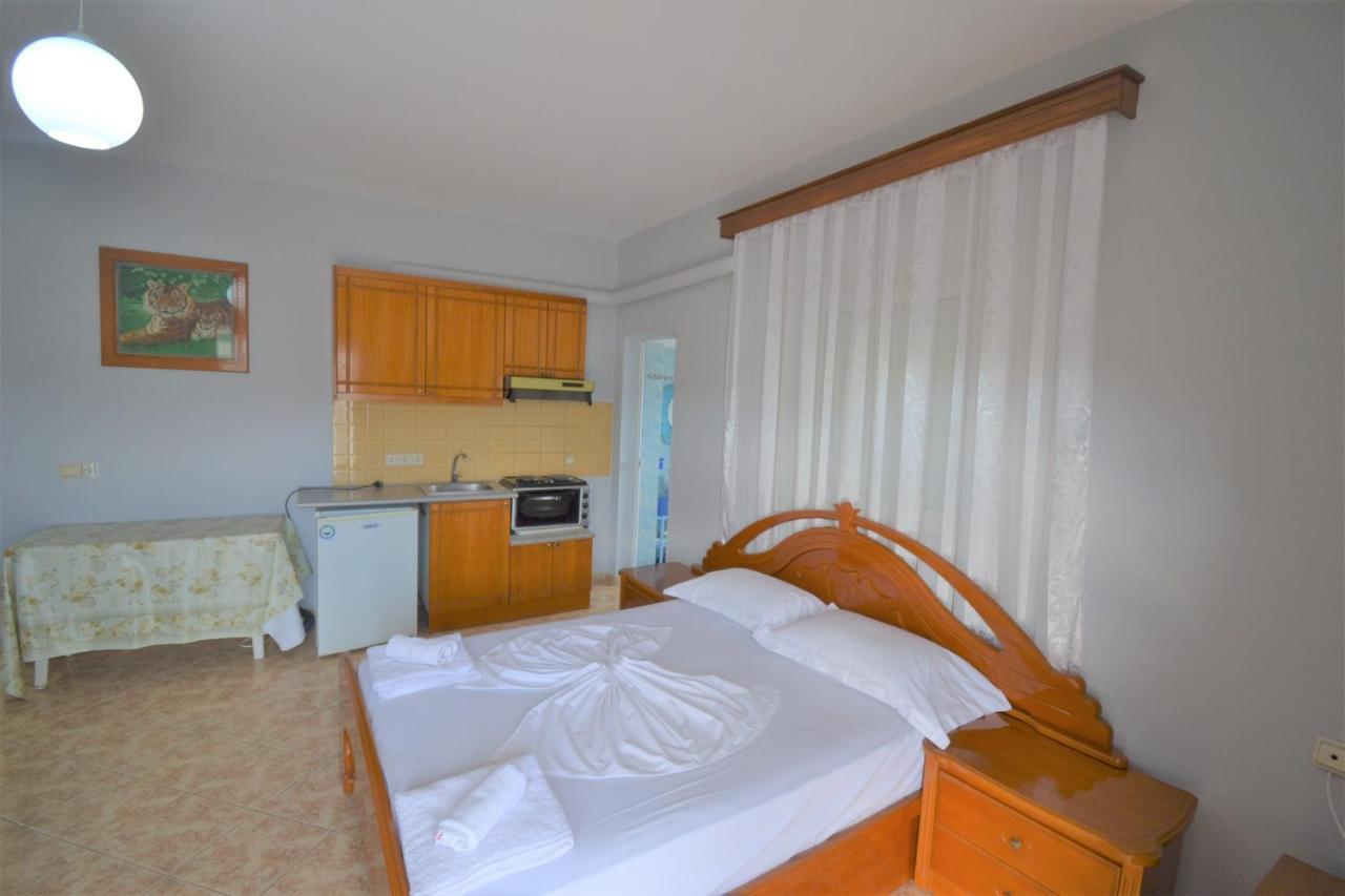Villa Shqiponja Sarandë Exterior foto